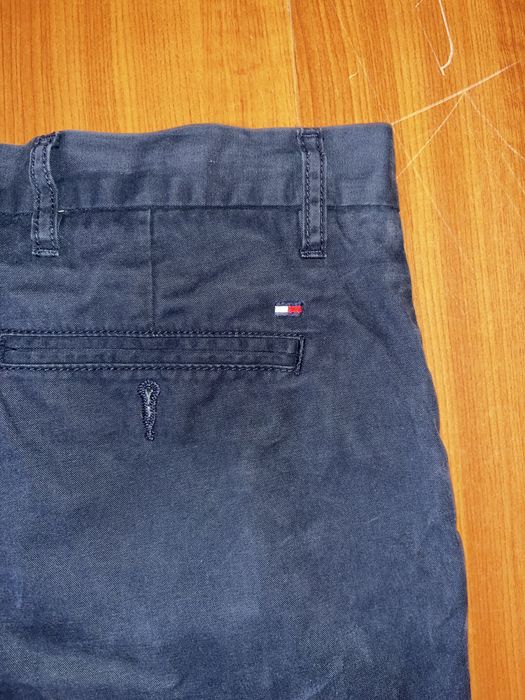 Vand pantaloni scurti Tommy Hilfiger M