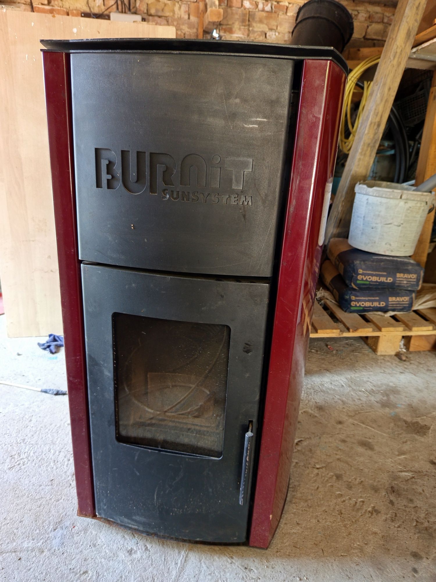 Пелетна камина с водна риза BURNIT Confort  13 kw