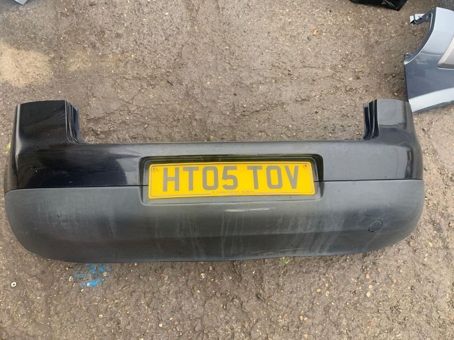 Spoiler / Bara Spate VW Golf 5 Hatchback 2003 - 2009 cu Mici Defecte / Imperfectiuni Cod: 1K6807521