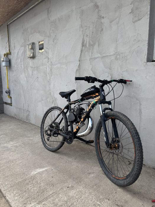 Bicicleta cu motor