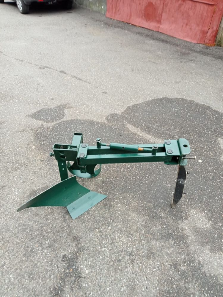 Plug reglabil pentru motocultor
