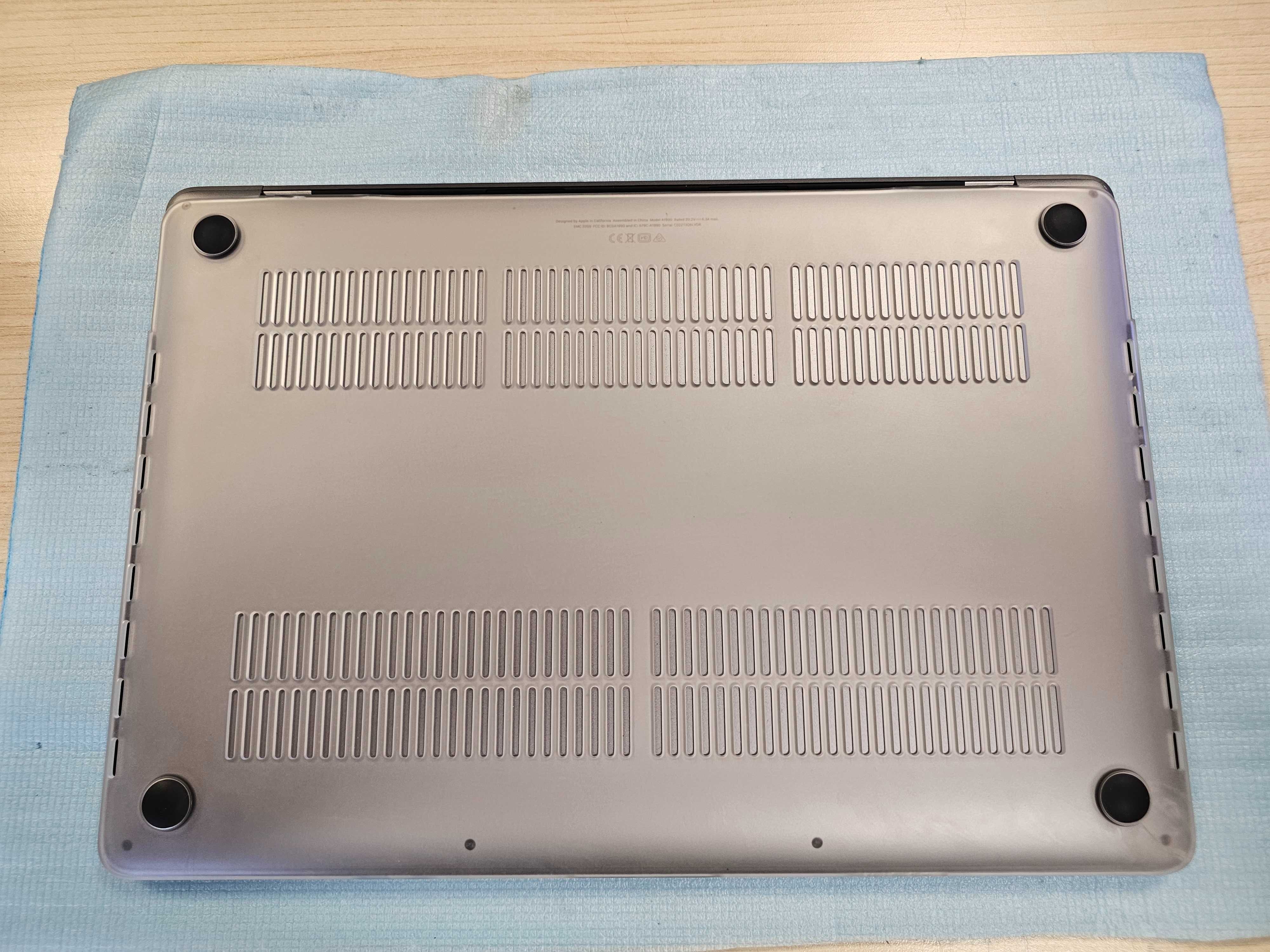 MacBook Pro A1990 Intel Crore i9 / 32GB Ram / 512GB SSD