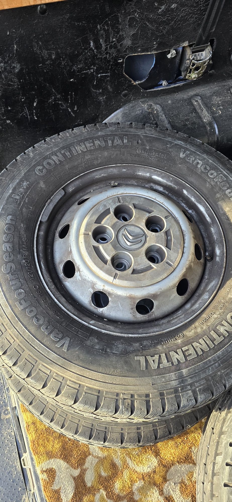 225/75/16 continental