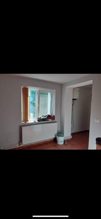 Inchiriez apartament la casa