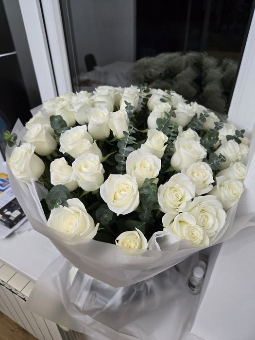 Букет из 51 белых роз