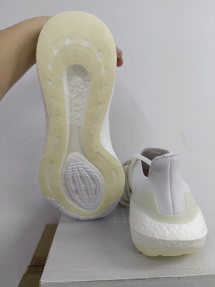Adidas Ultraboost 22 номер 43, 44