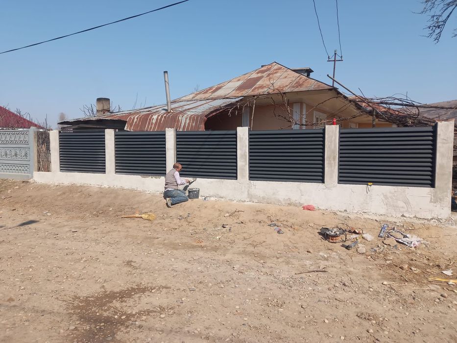Garduri din panouri tip jaluzea,sipca metalică, plasa bordurata, tabla