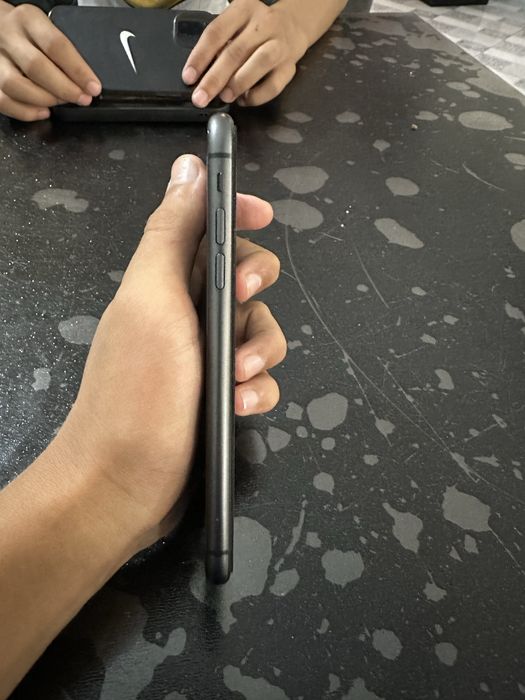 Iphone 11 sotiladi