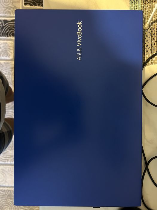 Laptop Asus Vivobook albastru