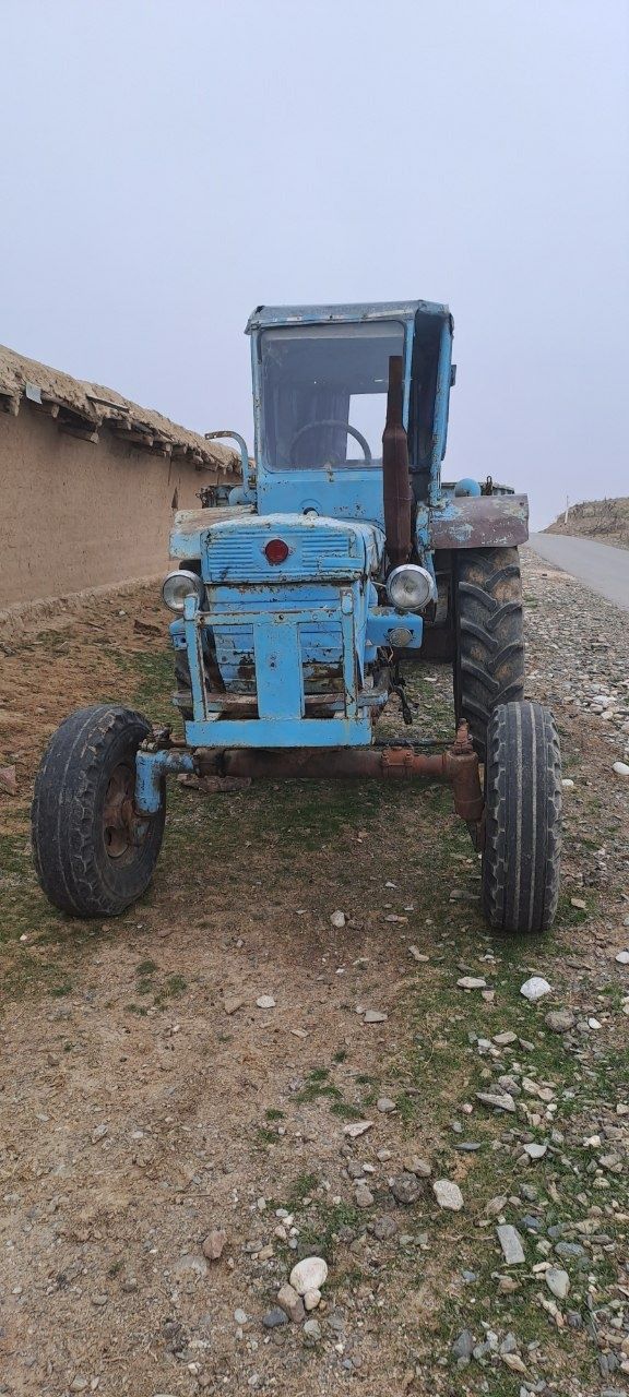 Traktor,  prisib, chizil birgalikda sotiladi   Xatirchi tumanida