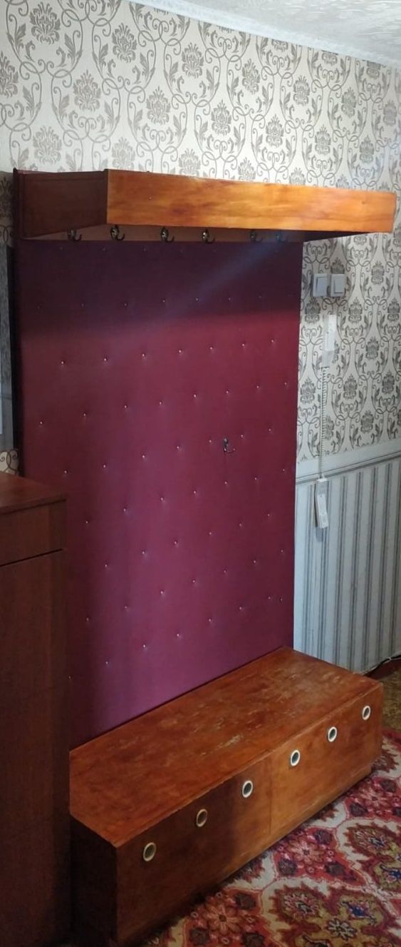 Продам прихожую б/у