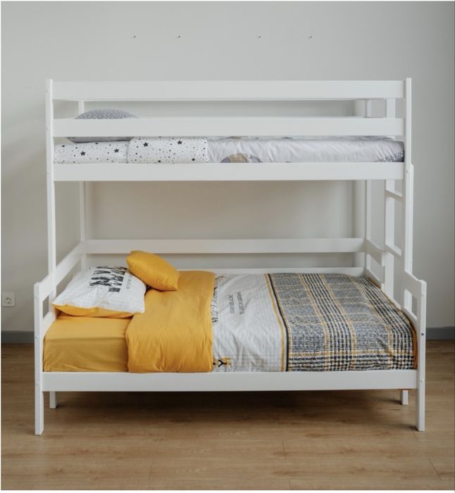 Детская двухъярусная кровать