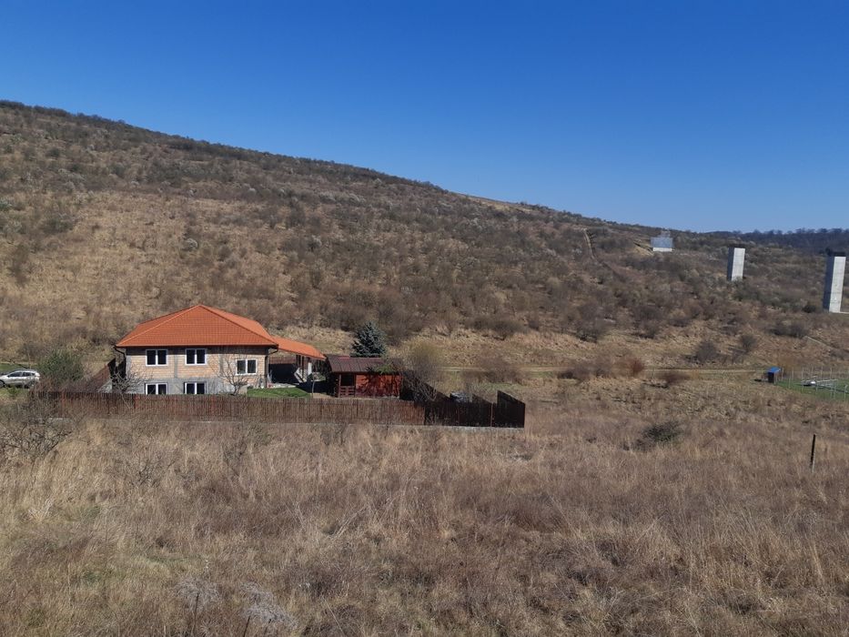 Casa la rosu de vânzare sau schimb cu apartament în Tg Mureș