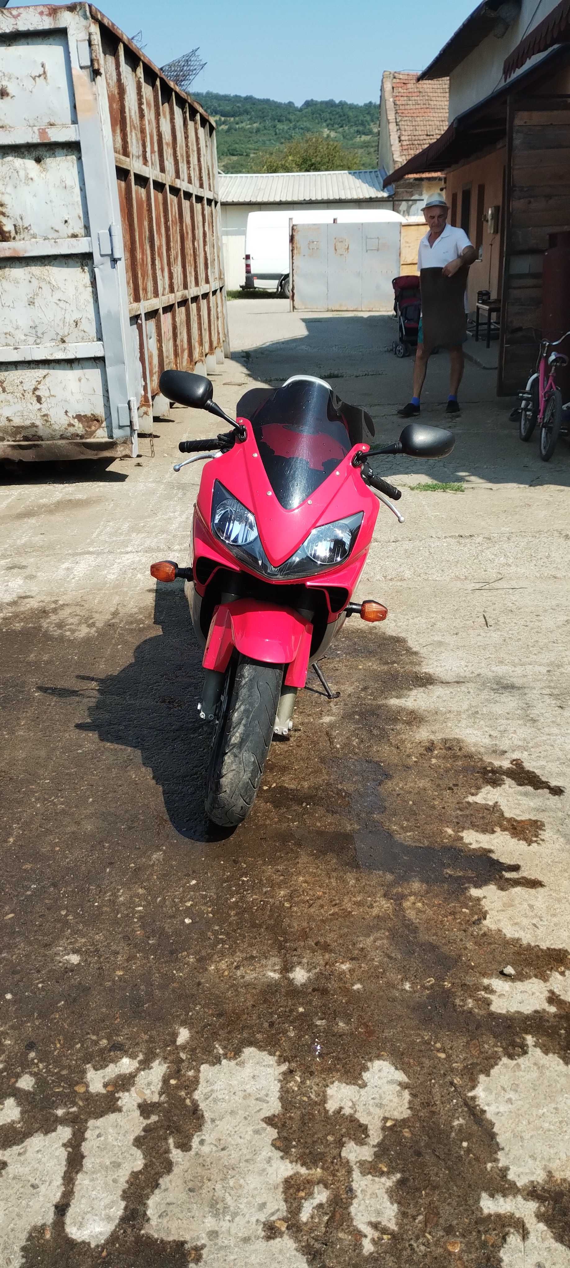 Honda CBR F4i 600