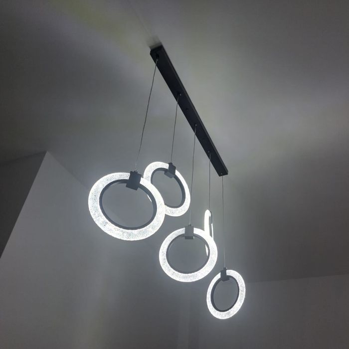 Продается люстра в отличном состоянии