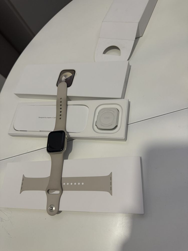 Apple Watch 9 41 mm часовник