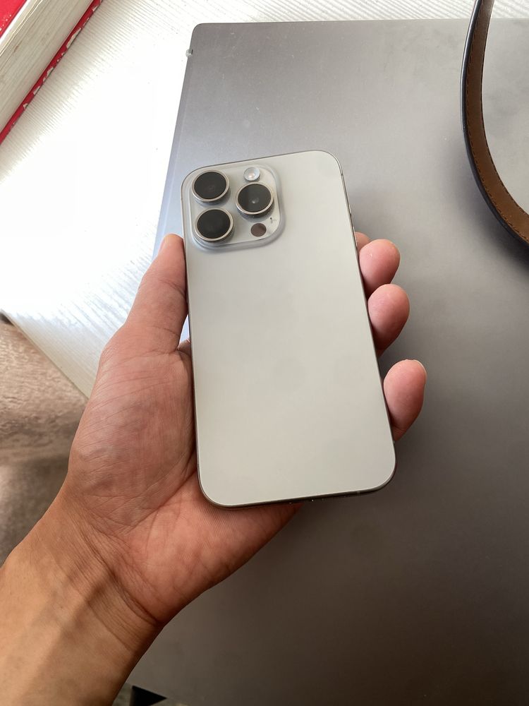 Продам Айфон( Iphone) 15 pro 1 tb в хорошем состоянии