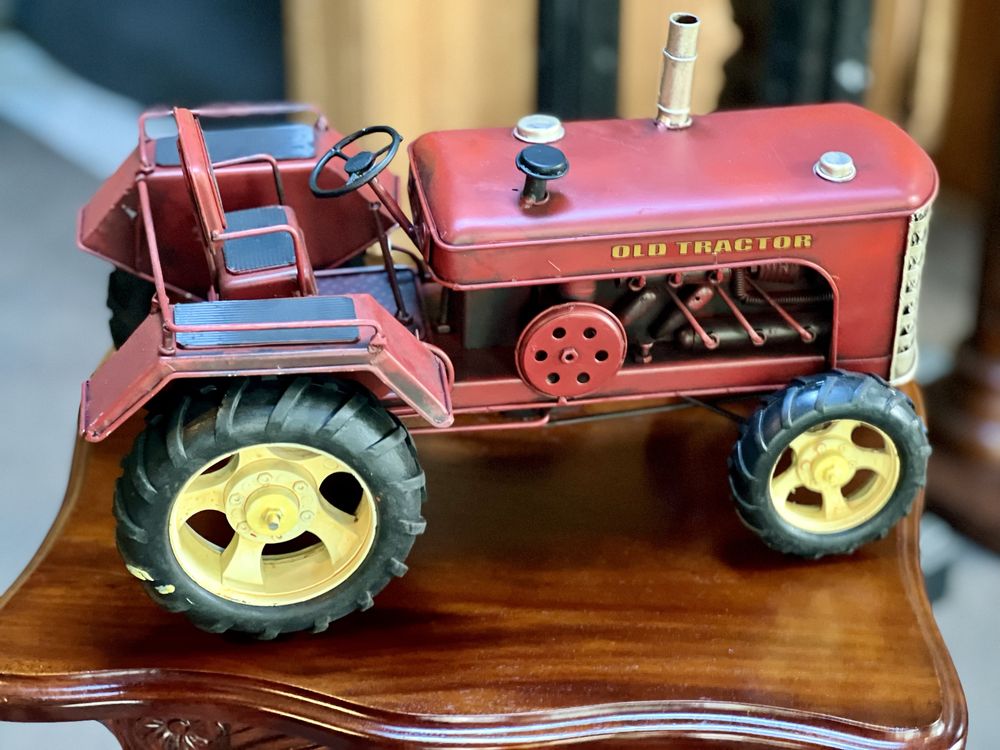 Model Tractor Metal *** vintage / antic / vechi / retro ***