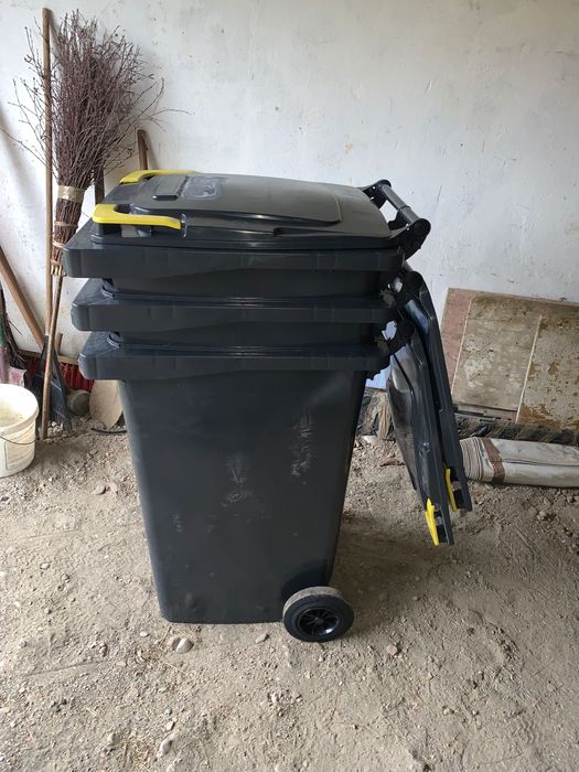 Tomberon / pubelă de gunoi 240 L NOU , culoare negru sau albastru