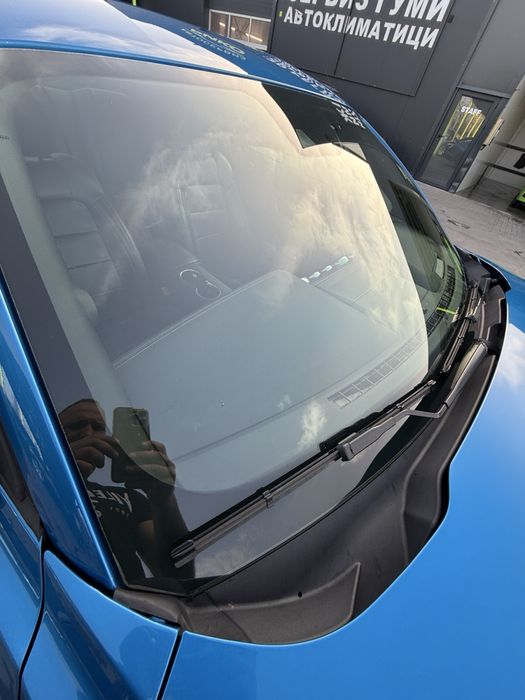 Ford mustang S550 челно стъкло