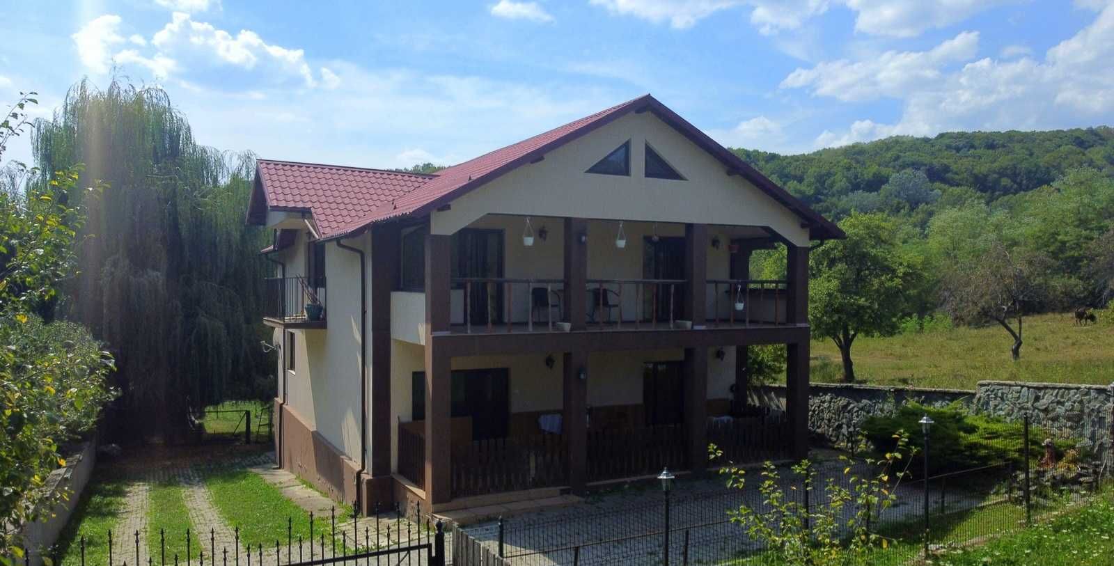 Casa P+M si teren de 740 mp  Golesti Rm Valcea