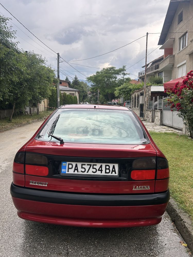 Продавам Renault Laguna