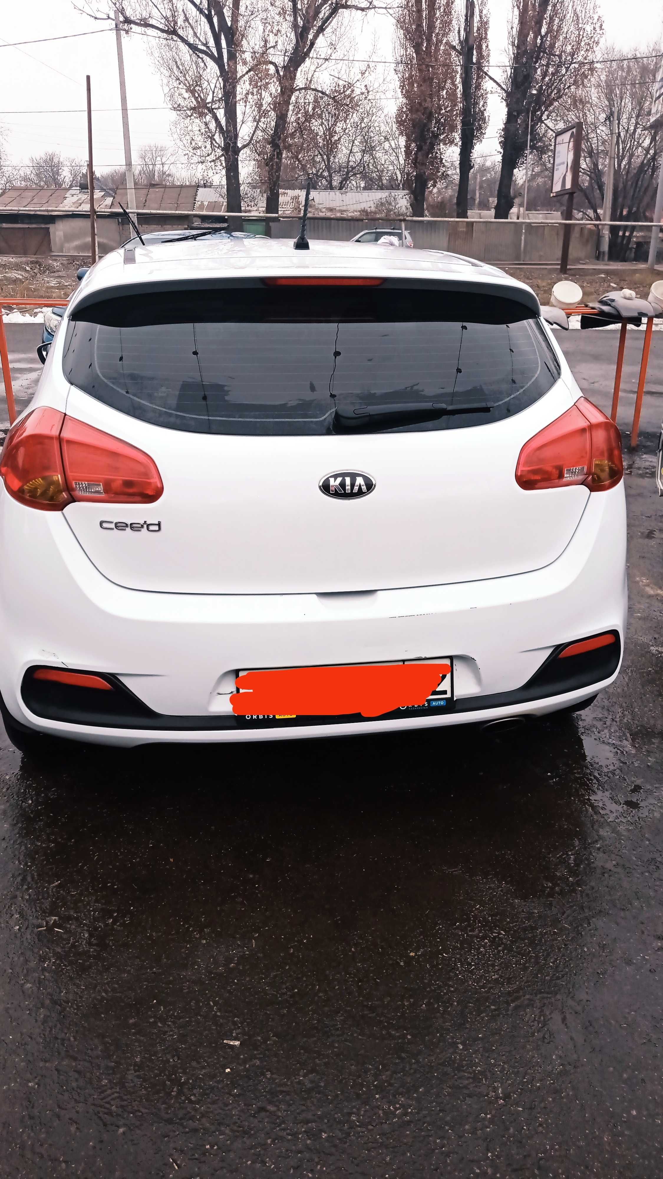 Продам автомобиль kia ceed 2014 года