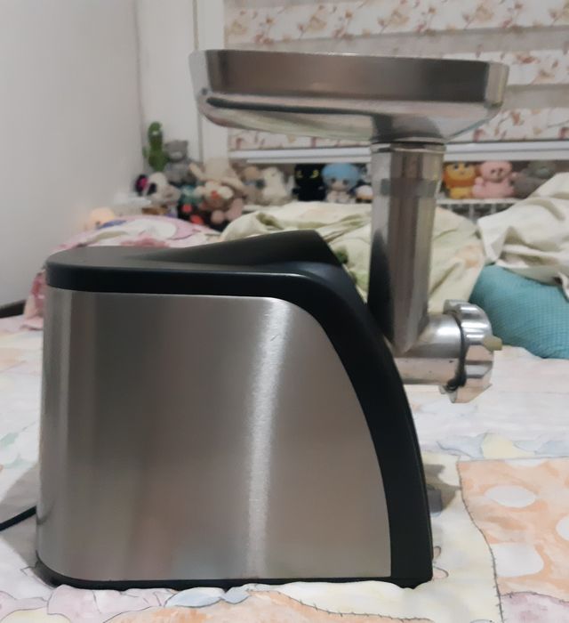 Электрическая мясо-рубка Nikai