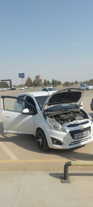 SPARK 2011 A/T srochna sotiladi