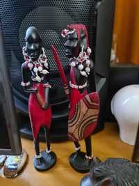 Африкански статуетки и тарамбука