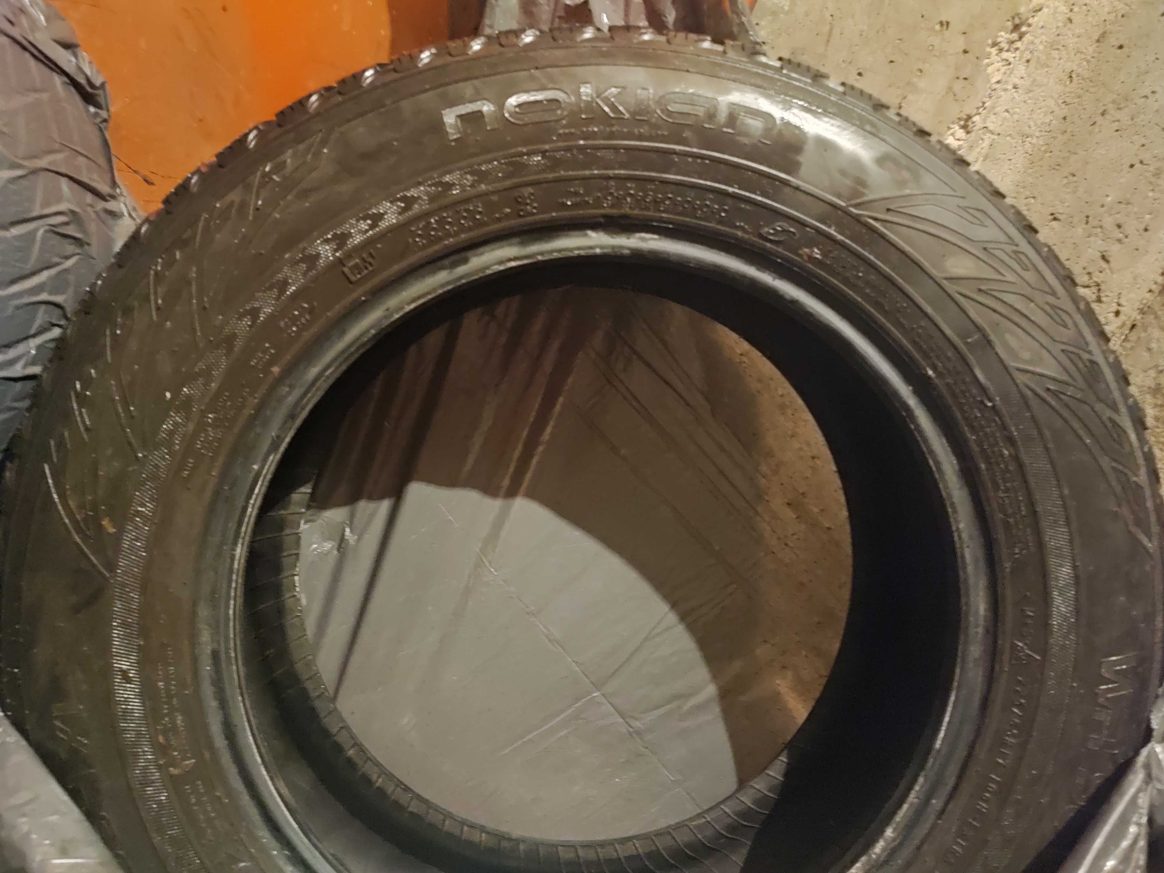 2 бр.зимни гуми Hankook и 2 бр. Nokian 225/65/17