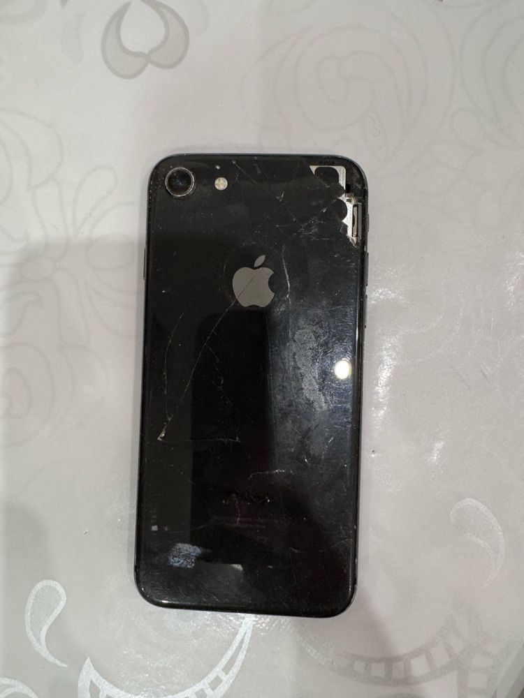 Продам 8 iphone 64gb