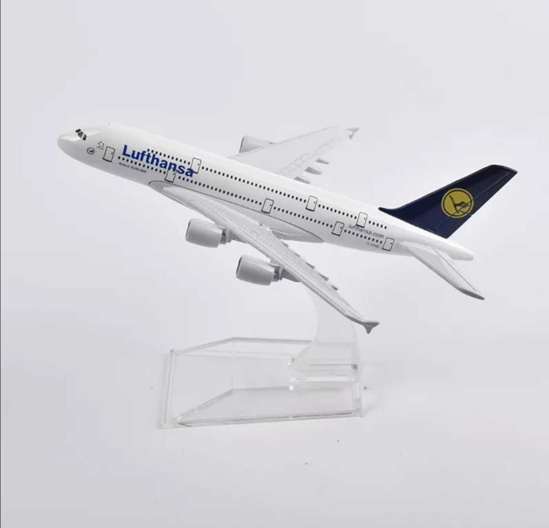 Macheta avion Lufthansa Airbus A380, metal, 16 cm