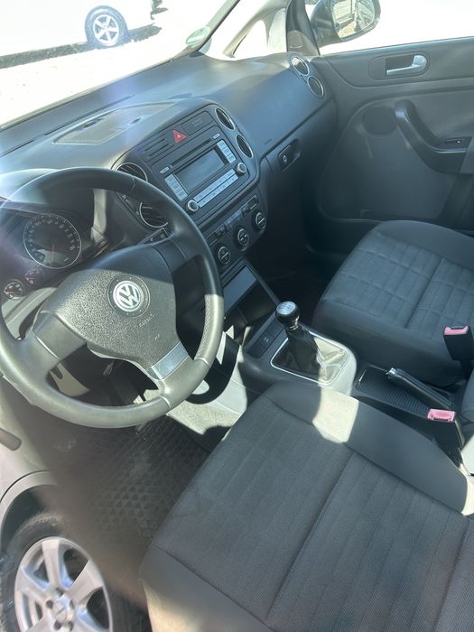 Golf 5 plus 1.6  benzina 102 cai 2008