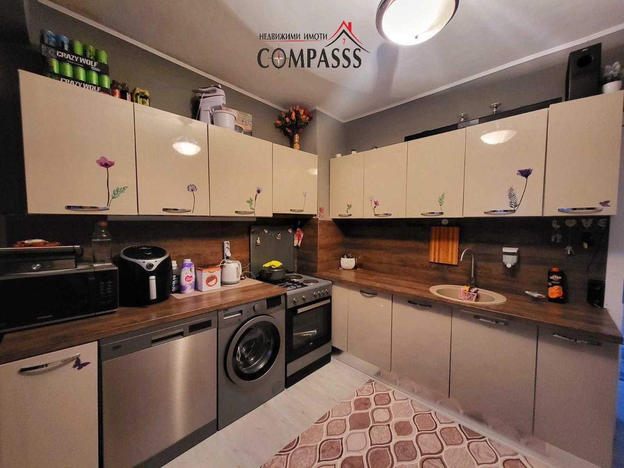 Продава се Тристаен апартамент в Добрич, Христо Ботев - 90 кв.м за 992 €/кв.м - Снимка #1