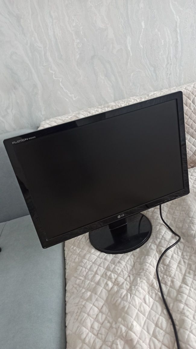 Мониторы LG целые и рабочие