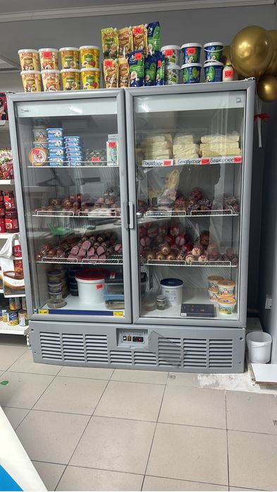 Продам витринный холодильник срочно