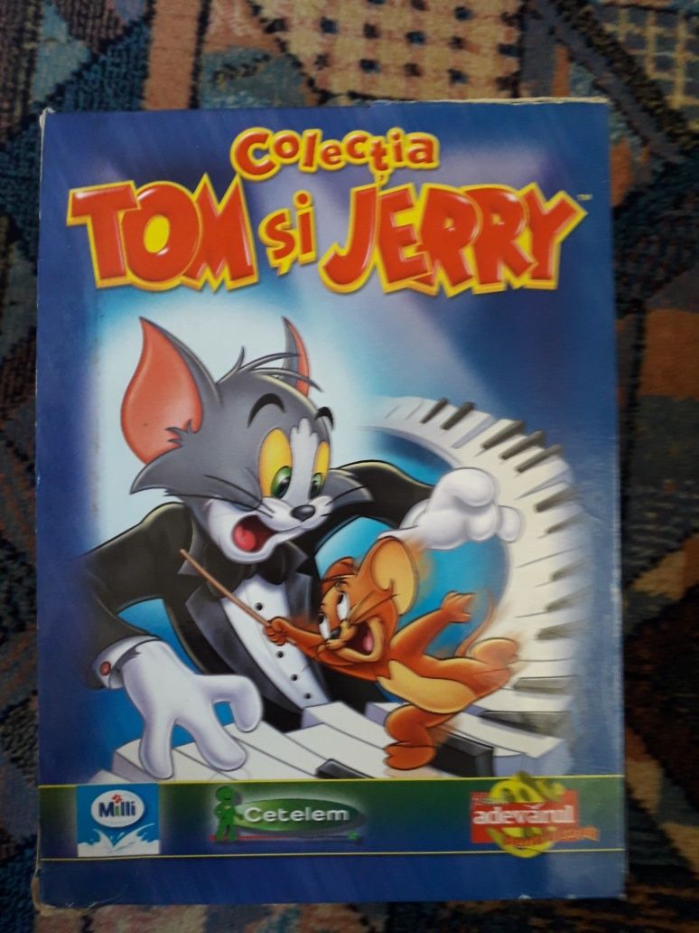 Vând colecție DVD Tom și Jerry 8 buc..Subtitrate in română