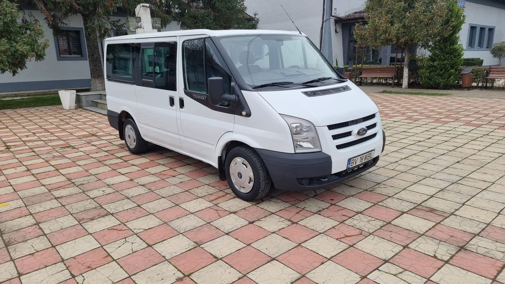Vând Ford Transit 8+1 2.2 diesel 2009