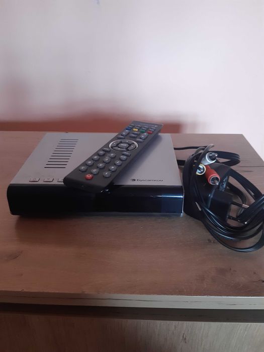 Приемник на Булсатком комплект- дистанционно, адаптер и карта