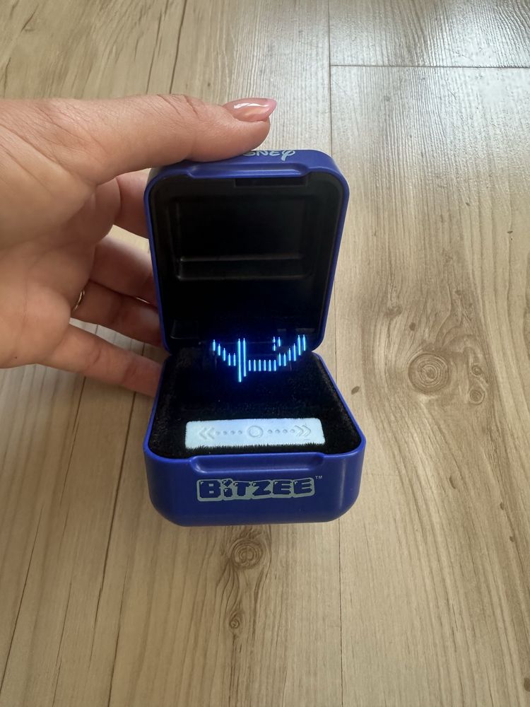 BITZEE Интерактивен цифров домашен любимец Disney 30 героя