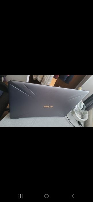 Vand laptop ASUS