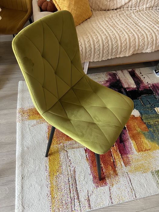 Трапезен стол в зелено