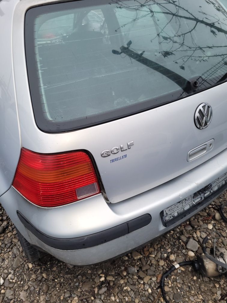 Capotă pt golf 4 1,6 i fabr. 2000