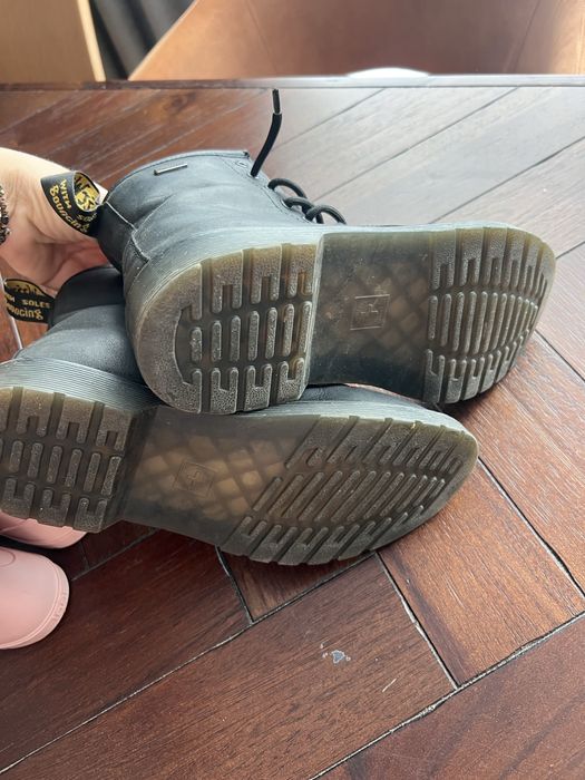 Ghete Dr Marten din piele naturala in stare foare buna