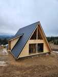 Casa si Cabana din structura de lemn in forma literei A de vanzare