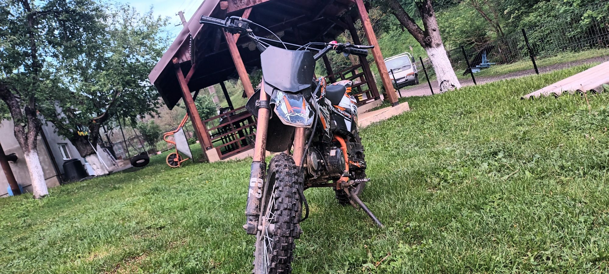 Cross 125cc KXD pro merge foarte bine  mai multe poze în pv