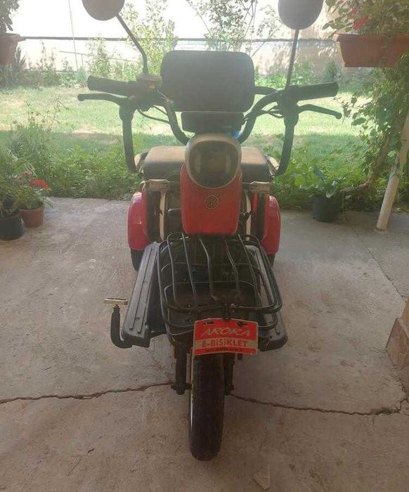 Vand scuter electric