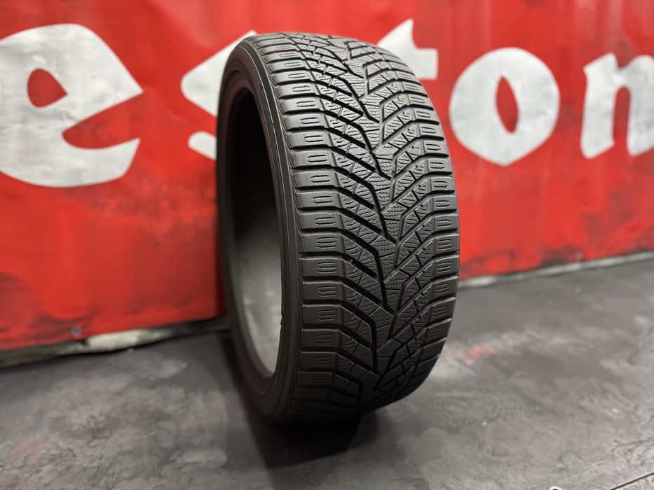 225 40 19, Зимна гума, Yokohama BluEarth, 1 брой