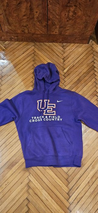 Hanorac original Nike, model dedicat echipelor de Track & Field / Cros